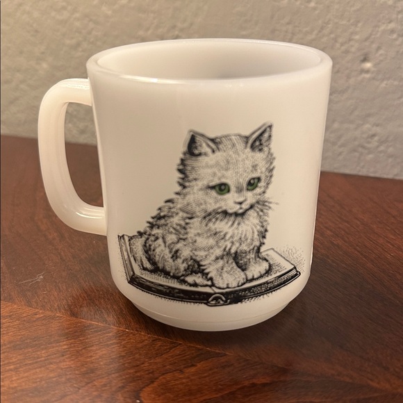 Glasbake Other - Glasbake Milk Glass Mug with Kitten